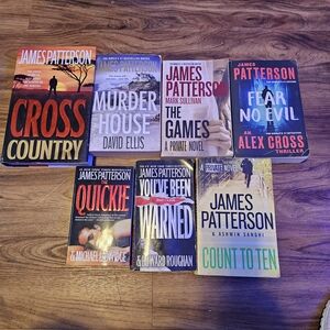 Thriller Book Set - Multicolor